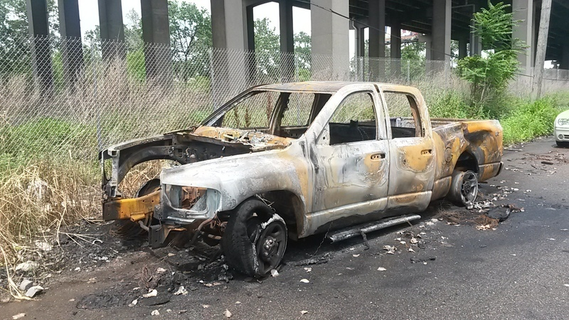 Illustration for article titled Abandoned Cars of Detroit. Pt III